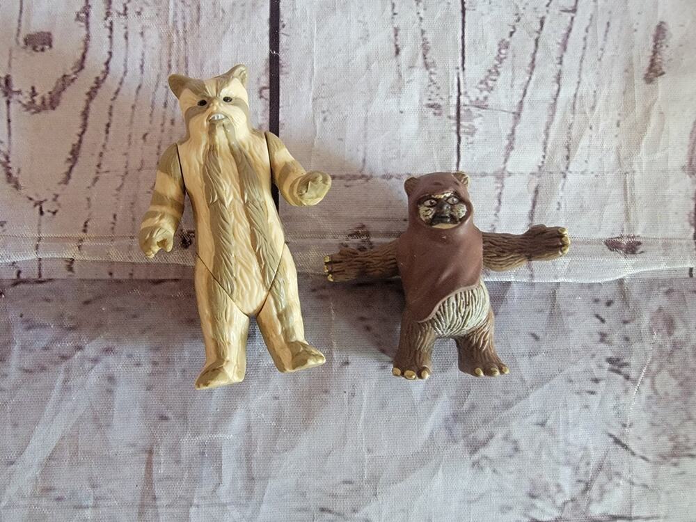 Lot 2 Vintag Star Wars Ewok Action Figures Logray Jointed And Wicket Bendable